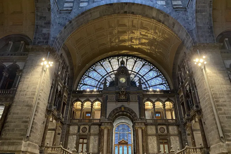 The main hall of Antwerpen-Centraal station