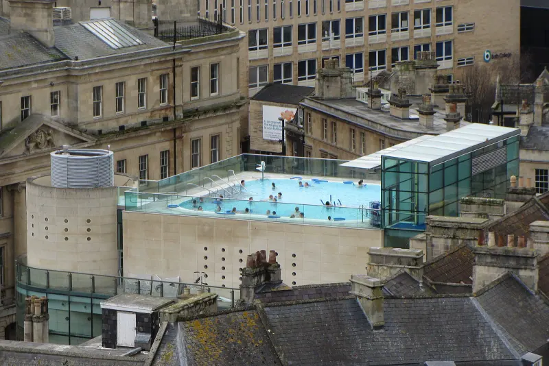 The rooftop thermal pool of Thermae Bath Spa seen from above