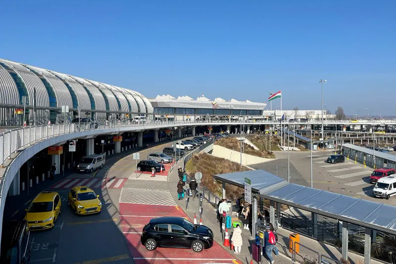 The terminal forecourt at Budapest Ferenc Liszt Airport