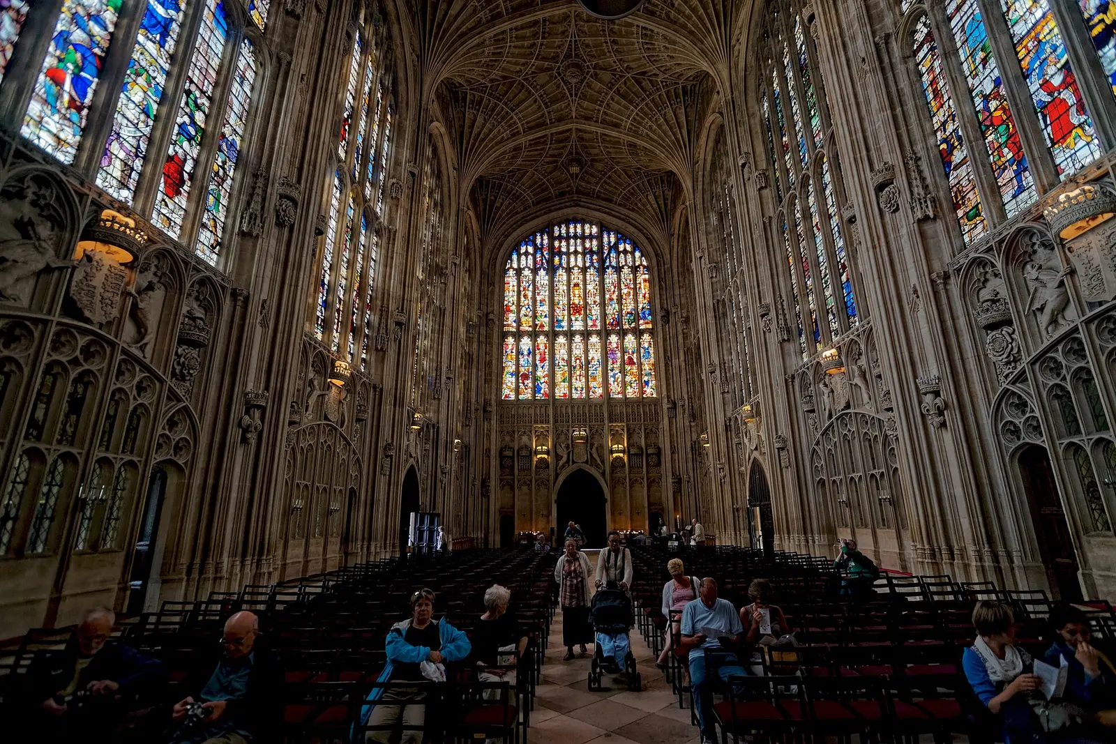 The nave and organ of King's College Chapel