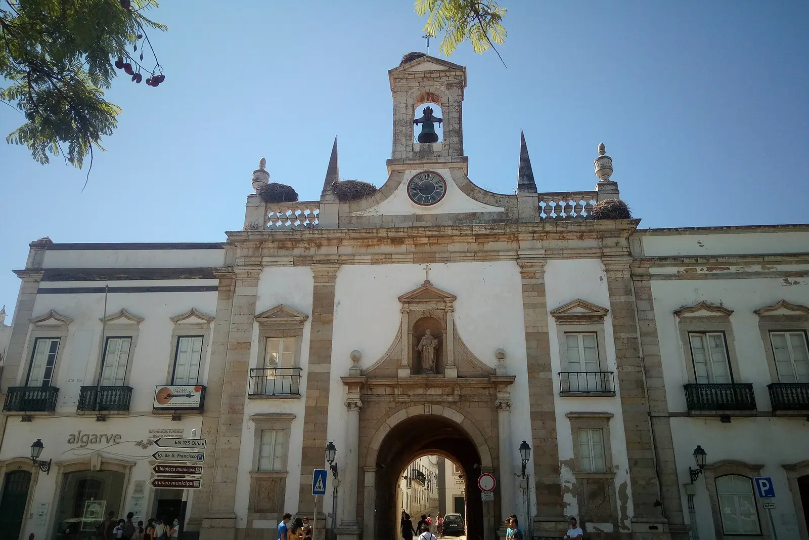 The Arco da Vila gate into Faro's old town