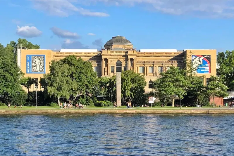 The Stadel Museum seen from across the Main