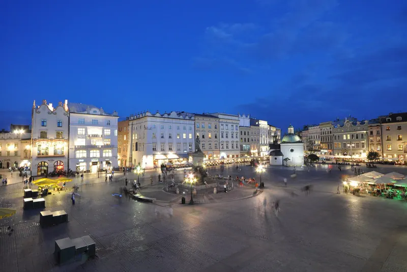 Krakow Main Square and Cloth Hall at dusk