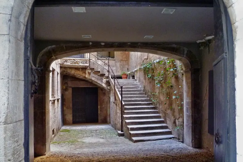A narrow stone lane in El Call, Girona's old Jewish quarter