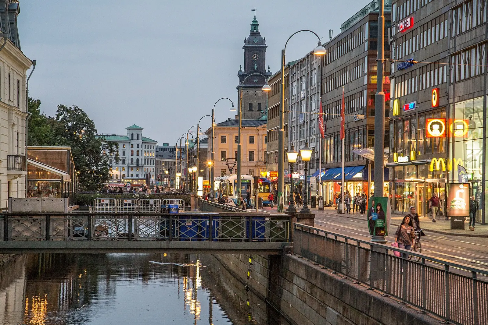 The Gothenburg canal seen from a Paddan boat