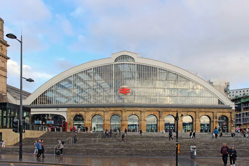Liverpool Lime Street station frontage