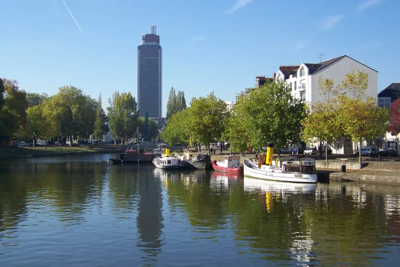 The Erdre quays and Tour Bretagne