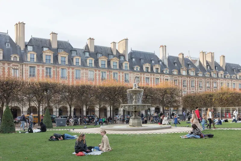 Place des Vosges in the Marais on a sunny day