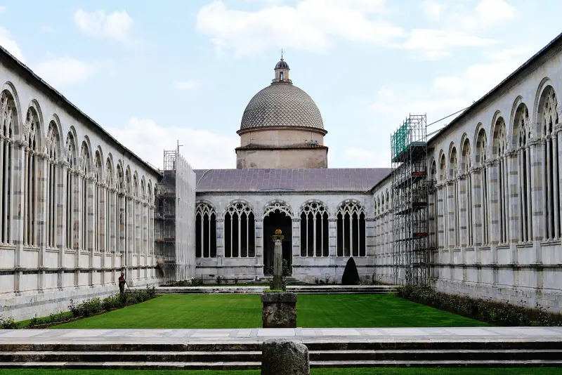 The cloistered courtyard of the Camposanto Monumentale in Pisa