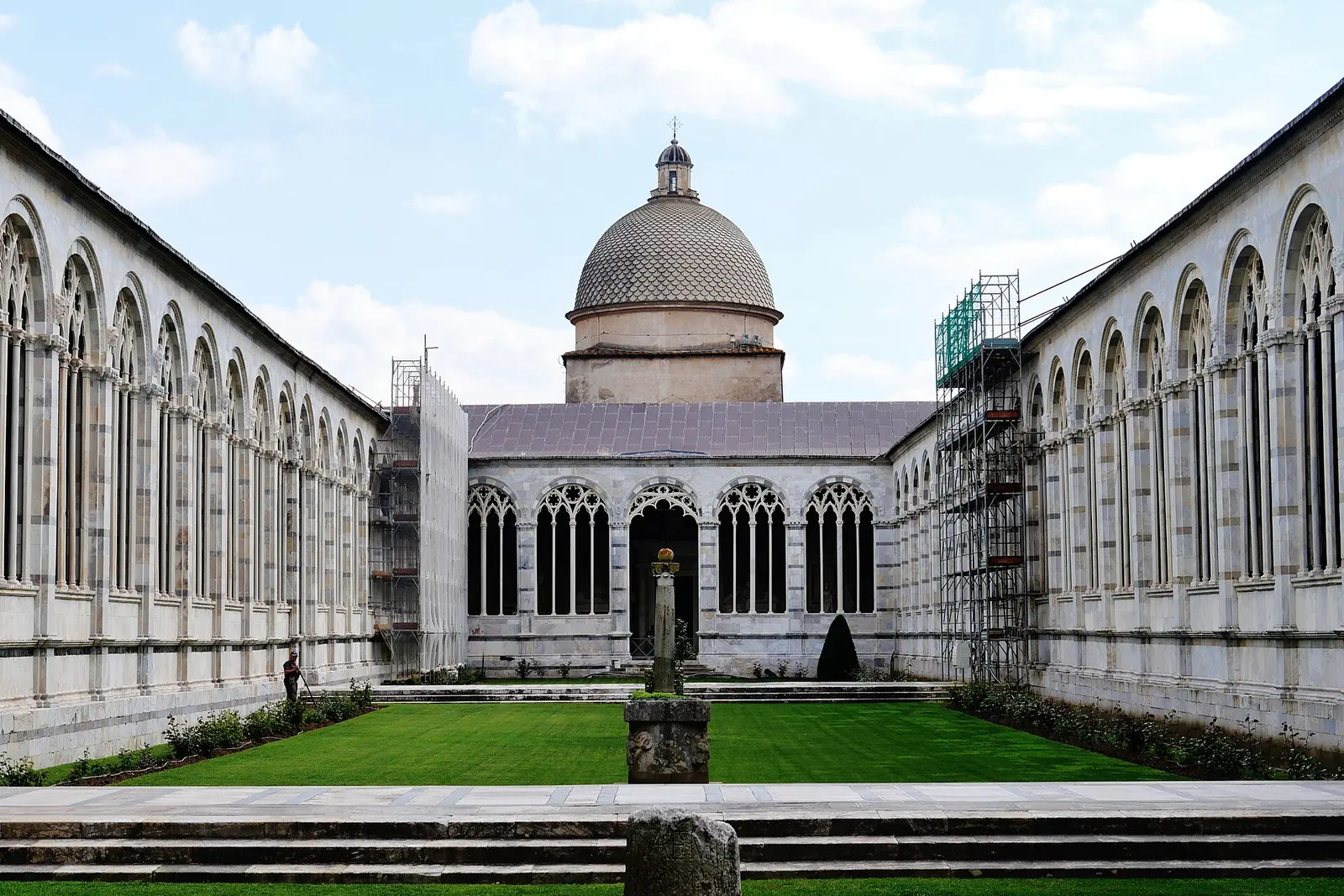 The cloistered courtyard of the Camposanto Monumentale in Pisa