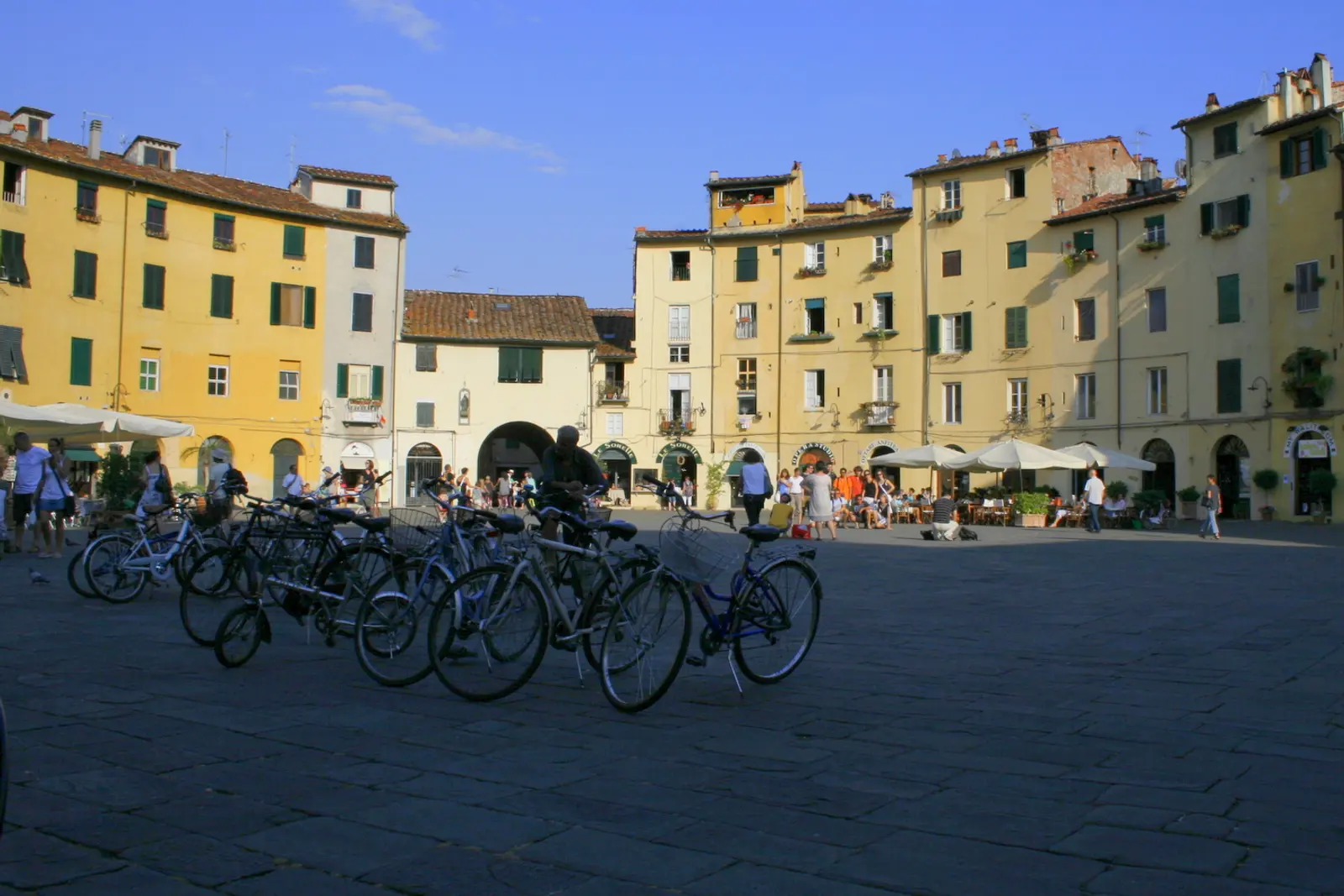 The curved palazzi of Piazza dell'Anfiteatro in Lucca