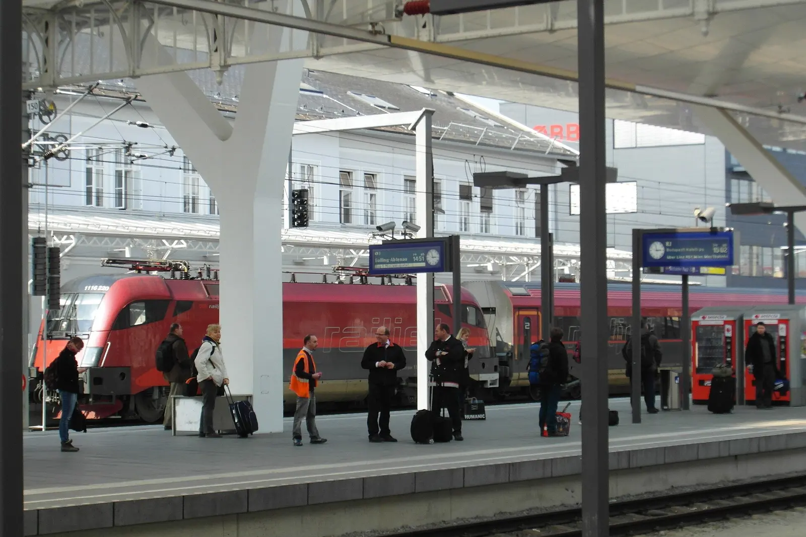 A Railjet train at Salzburg Hauptbahnhof