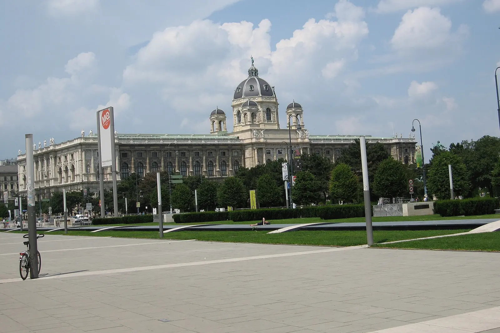 Maria-Theresien-Platz and the museums of Vienna's Innere Stadt