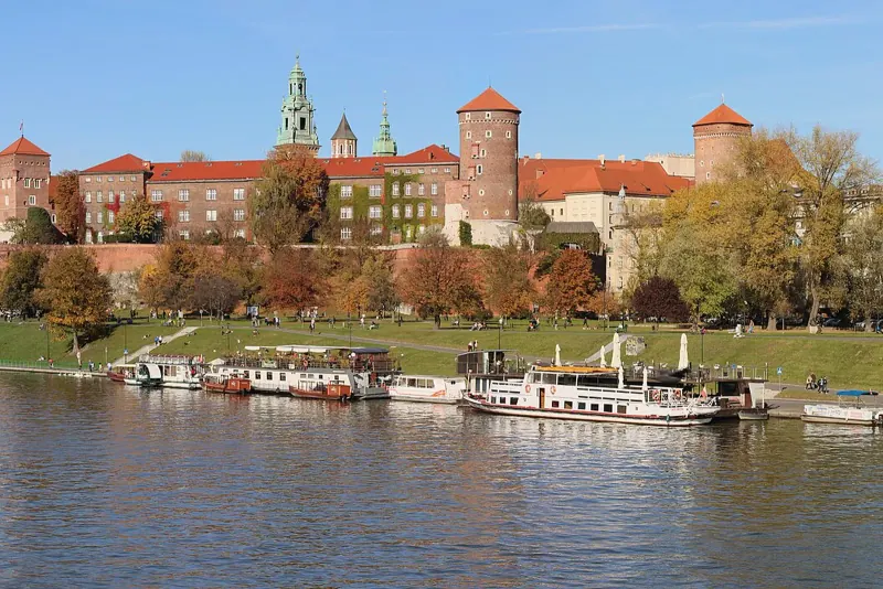 Wawel Castle and cathedral above the Vistula river, Krakow