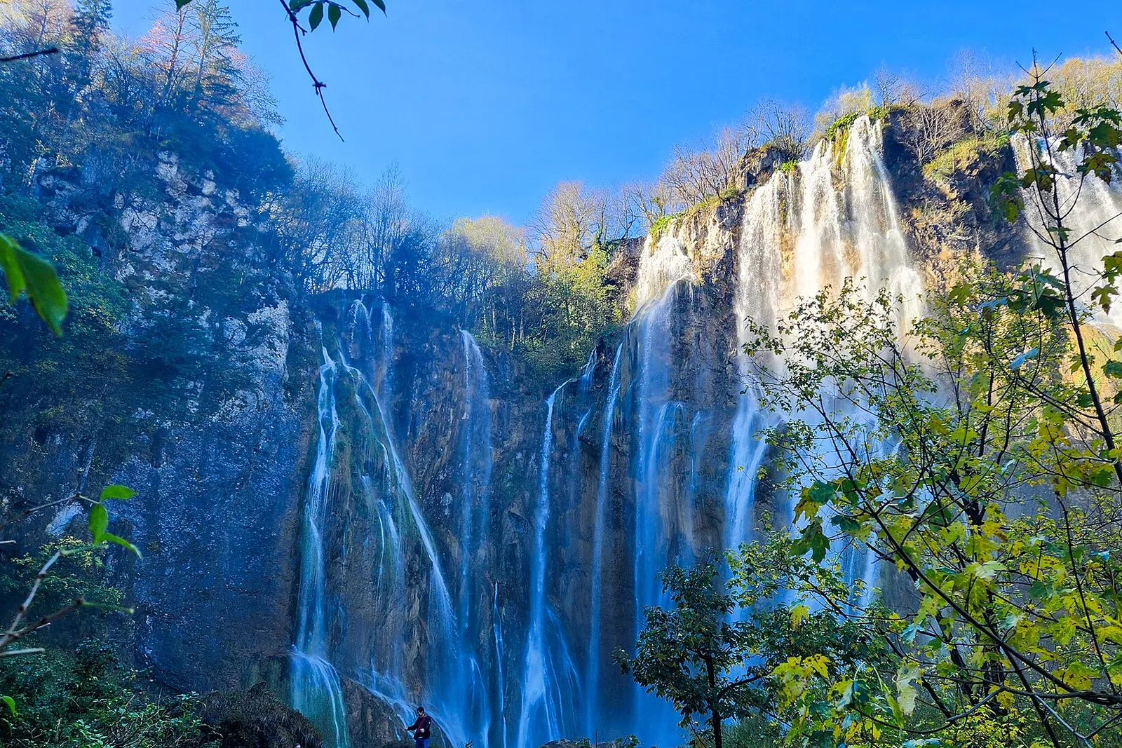 Waterfalls between the lakes at Plitvice