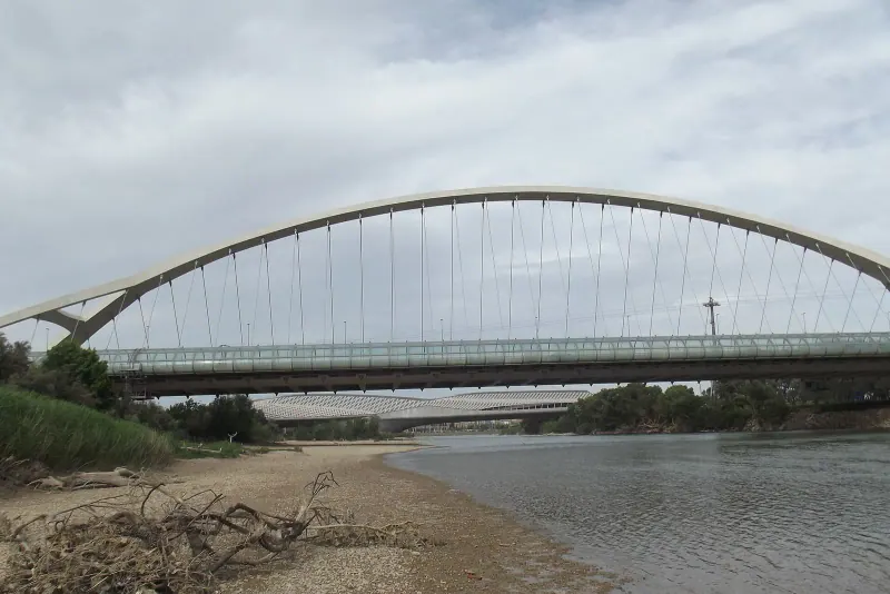 The Ebro riverfront in Zaragoza